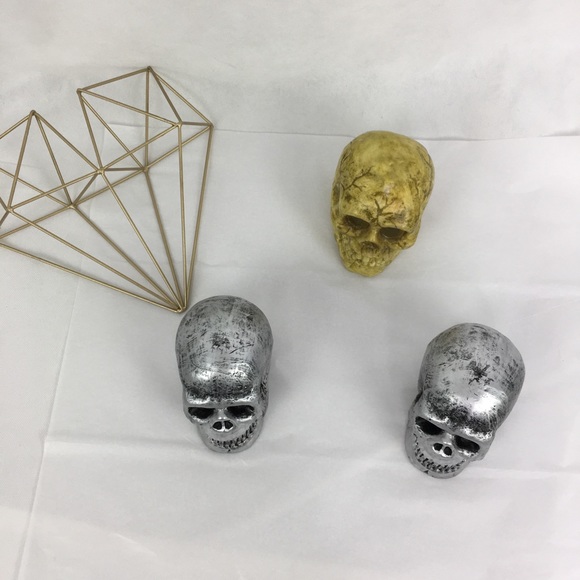 Skull Candles Set Of 3 - Picture 4 of 5